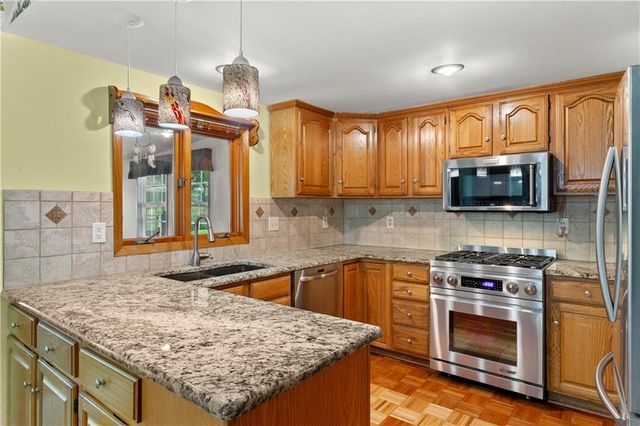 15800 E Salisbury Road, Independence, MO 64050