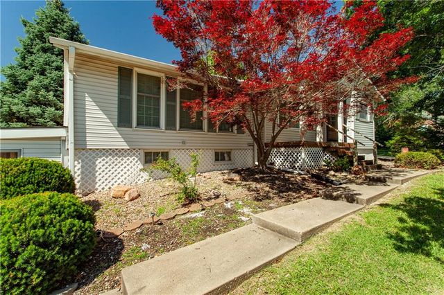 15800 E Salisbury Road, Independence, MO 64050