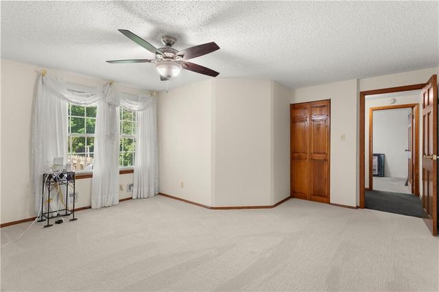15800 E Salisbury Road, Independence, MO 64050