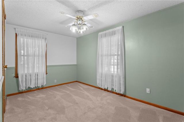 15800 E Salisbury Road, Independence, MO 64050