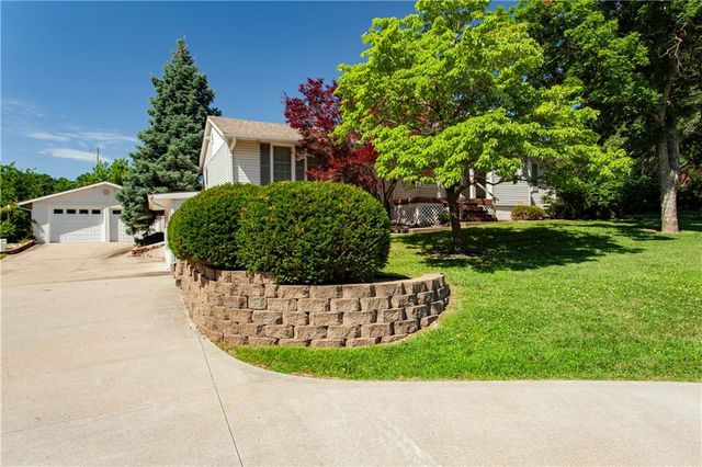 15800 E Salisbury Road, Independence, MO 64050