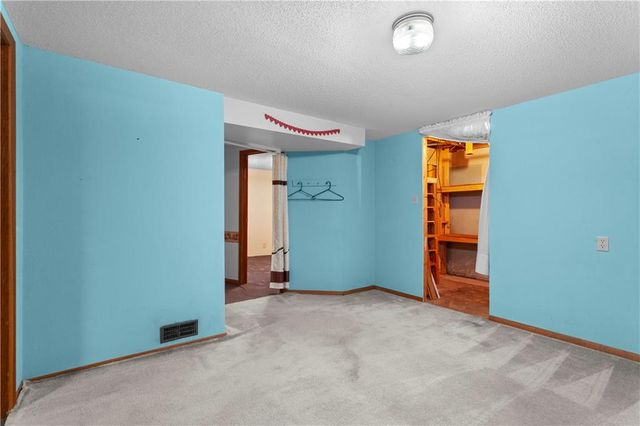 15800 E Salisbury Road, Independence, MO 64050