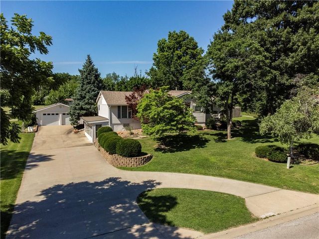 15800 E Salisbury Road, Independence, MO 64050