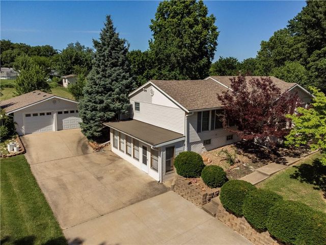 15800 E Salisbury Road, Independence, MO 64050