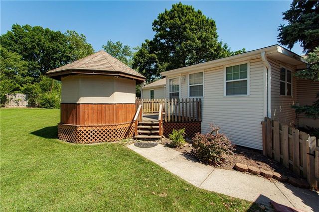 15800 E Salisbury Road, Independence, MO 64050