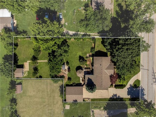 15800 E Salisbury Road, Independence, MO 64050