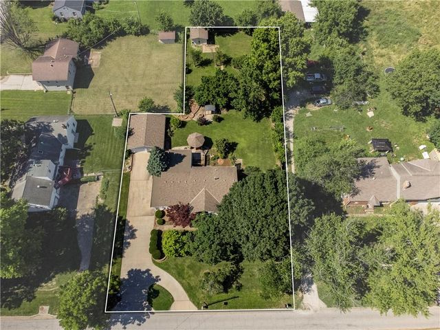 15800 E Salisbury Road, Independence, MO 64050