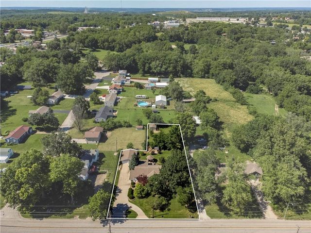15800 E Salisbury Road, Independence, MO 64050