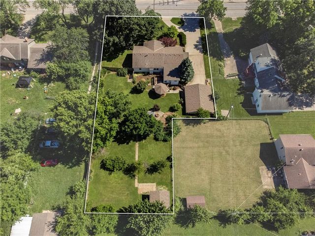 15800 E Salisbury Road, Independence, MO 64050