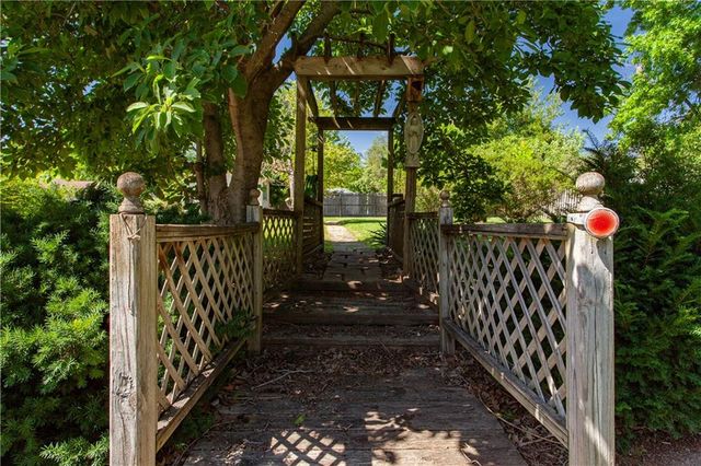 15800 E Salisbury Road, Independence, MO 64050