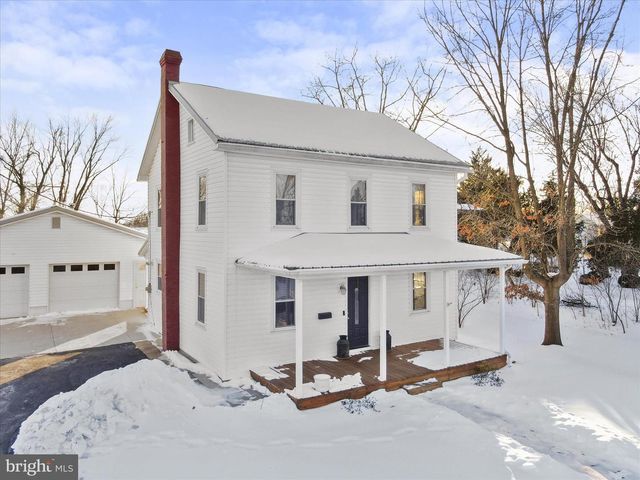 62 E MAIN STREET, Fayetteville, PA 17222