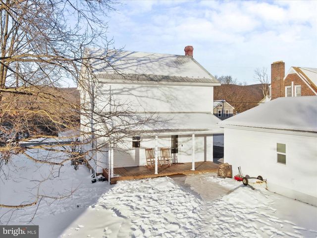 62 E MAIN STREET, Fayetteville, PA 17222