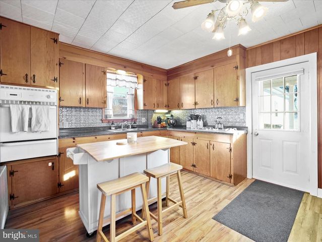 62 E MAIN STREET, Fayetteville, PA 17222