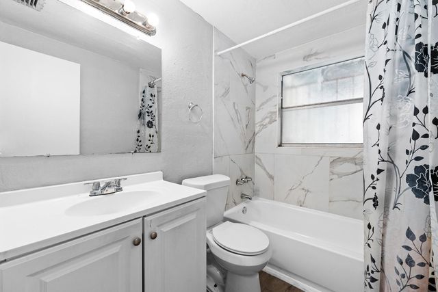 4220 E POWHATAN AVENUE, Tampa, FL 33610