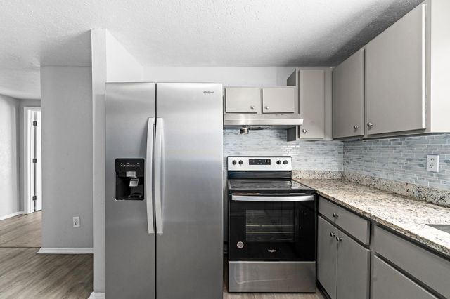 4220 E POWHATAN AVENUE, Tampa, FL 33610