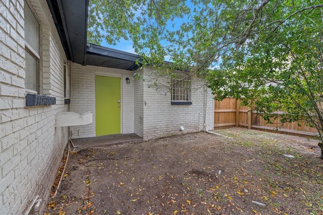 4220 E POWHATAN AVENUE, Tampa, FL 33610