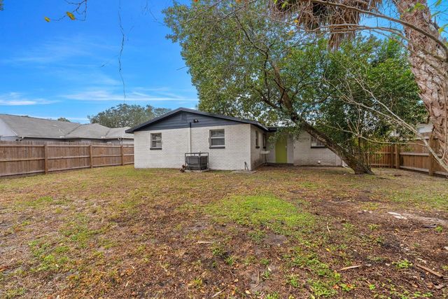 4220 E POWHATAN AVENUE, Tampa, FL 33610