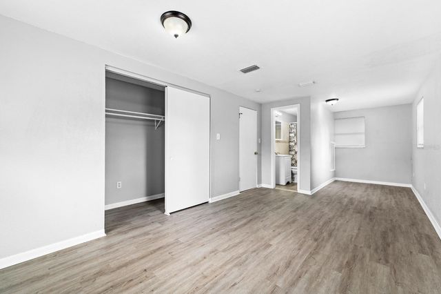 4220 E POWHATAN AVENUE, Tampa, FL 33610