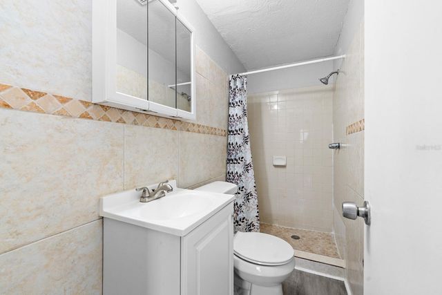 4220 E POWHATAN AVENUE, Tampa, FL 33610