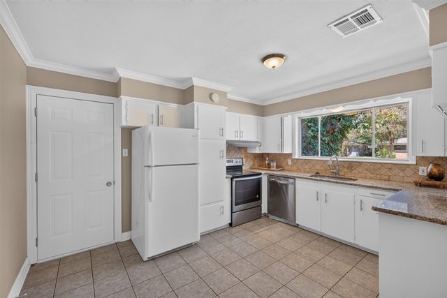 3922 Parkway Drive, Bossier City, LA 71112