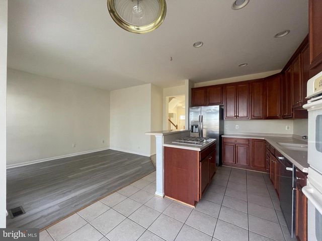 41851 CINNABAR SQ, Aldie, VA 20105