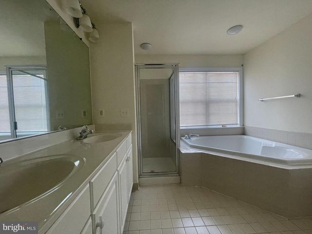 41851 CINNABAR SQ, Aldie, VA 20105