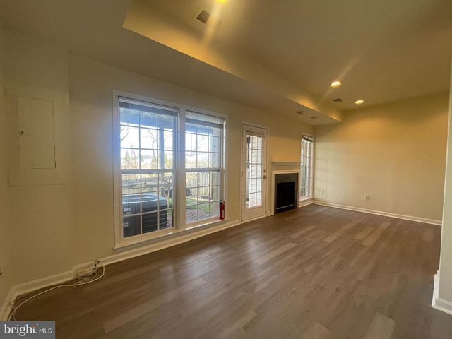 41851 CINNABAR SQ, Aldie, VA 20105