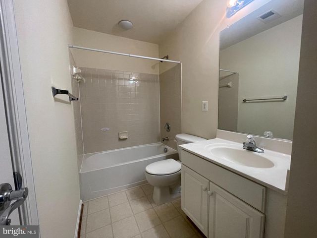 41851 CINNABAR SQ, Aldie, VA 20105