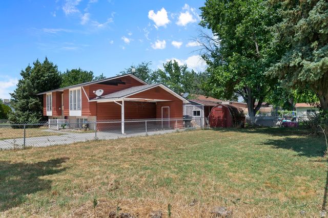 1352 W 2600 N, Clinton, UT 84015