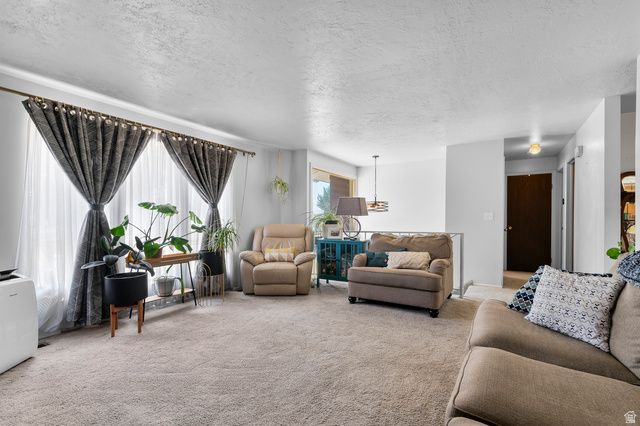 1352 W 2600 N, Clinton, UT 84015