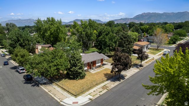 1352 W 2600 N, Clinton, UT 84015