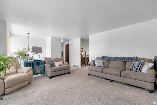 1352 W 2600 N, Clinton, UT 84015