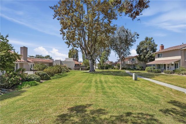 10803 Los Jardines E, Fountain Valley, CA 92708