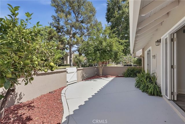 10803 Los Jardines E, Fountain Valley, CA 92708