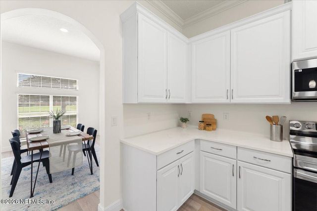 8039 SIERRA GARDENS Drive, Jacksonville, FL 32219