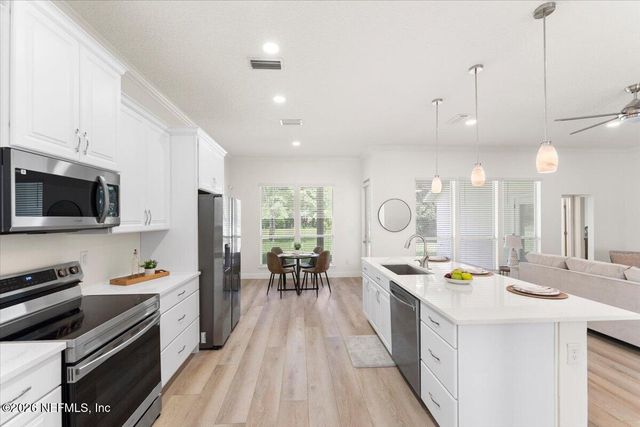 8039 SIERRA GARDENS Drive, Jacksonville, FL 32219