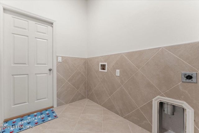 8039 SIERRA GARDENS Drive, Jacksonville, FL 32219