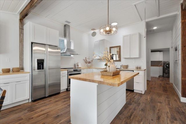 209 SE 10th Street, Steinhatchee, FL 32359