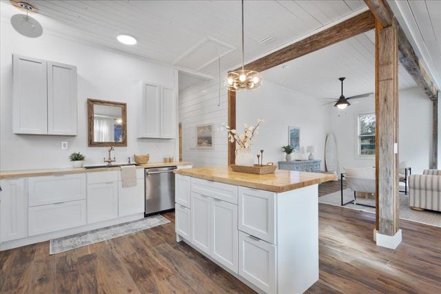 209 SE 10th Street, Steinhatchee, FL 32359