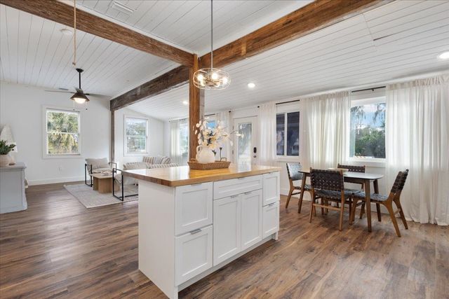 209 SE 10th Street, Steinhatchee, FL 32359