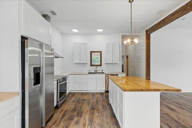 209 SE 10th Street, Steinhatchee, FL 32359