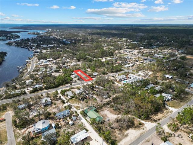 209 SE 10th Street, Steinhatchee, FL 32359