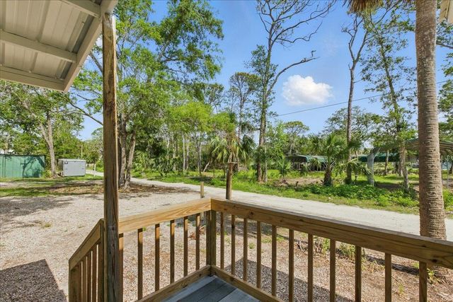 209 SE 10th Street, Steinhatchee, FL 32359