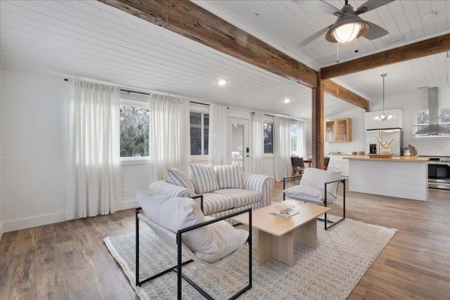 209 SE 10th Street, Steinhatchee, FL 32359