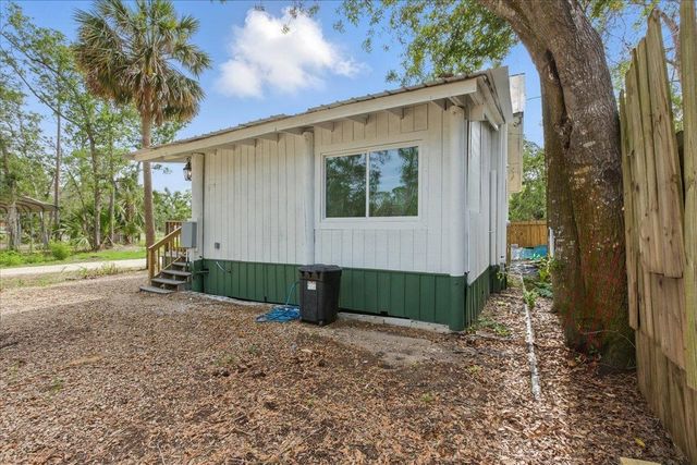 209 SE 10th Street, Steinhatchee, FL 32359