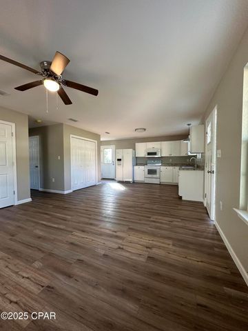 6630 Grande Oak Loop, Grand Ridge, FL 32442