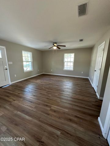 6630 Grande Oak Loop, Grand Ridge, FL 32442