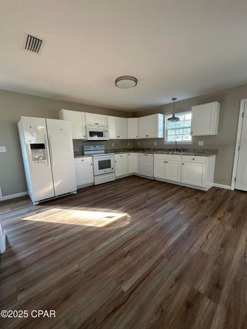 6630 Grande Oak Loop, Grand Ridge, FL 32442