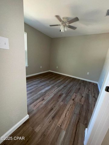 6630 Grande Oak Loop, Grand Ridge, FL 32442