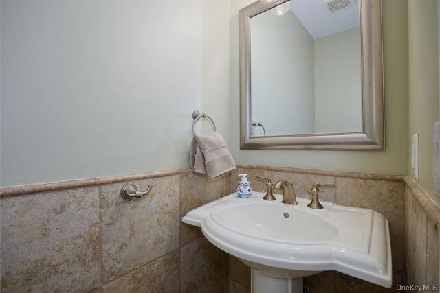 5203 Applewood Circle, Carmel, NY 10512
